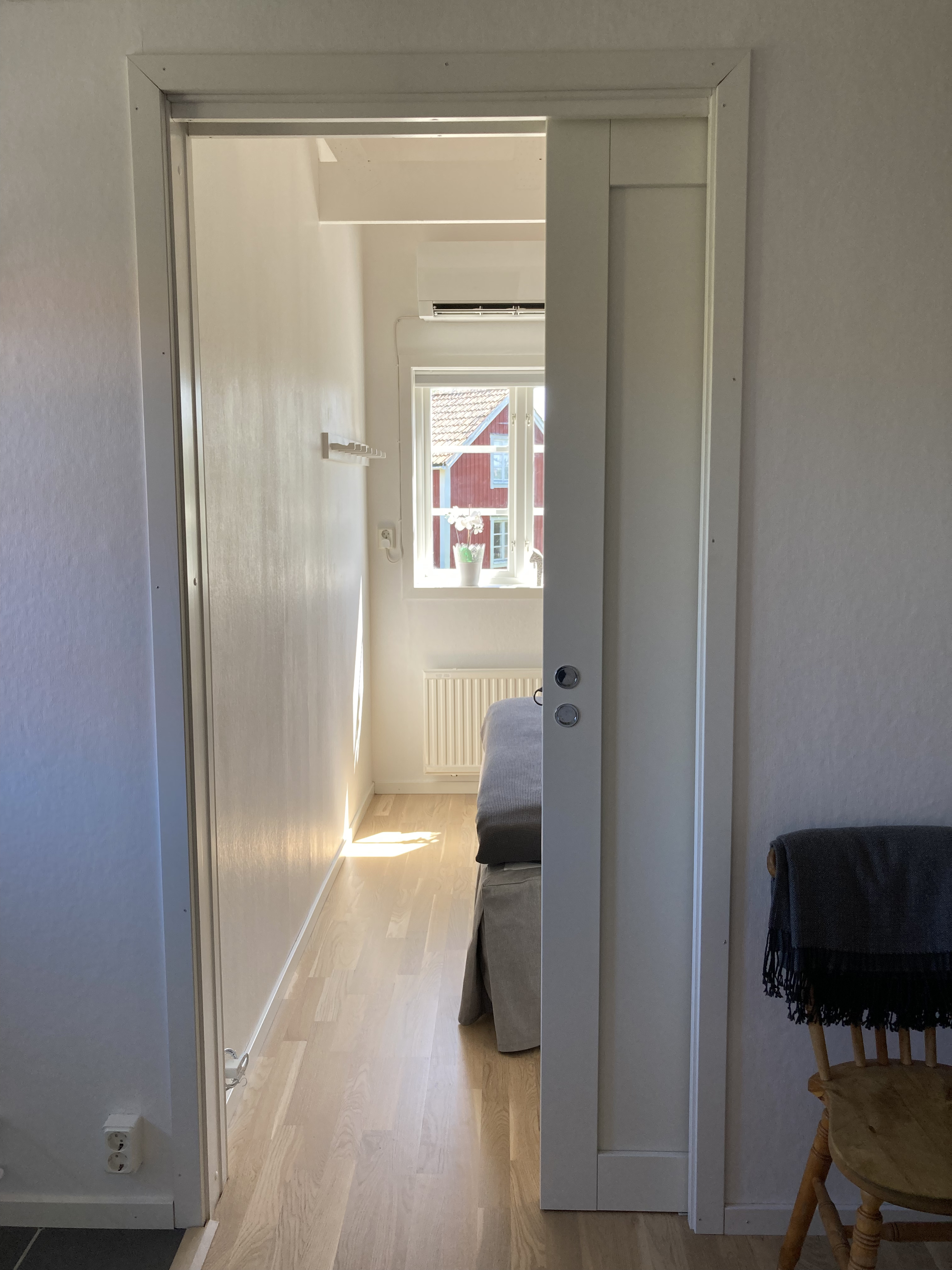 Skjutdörr till sovrummet
