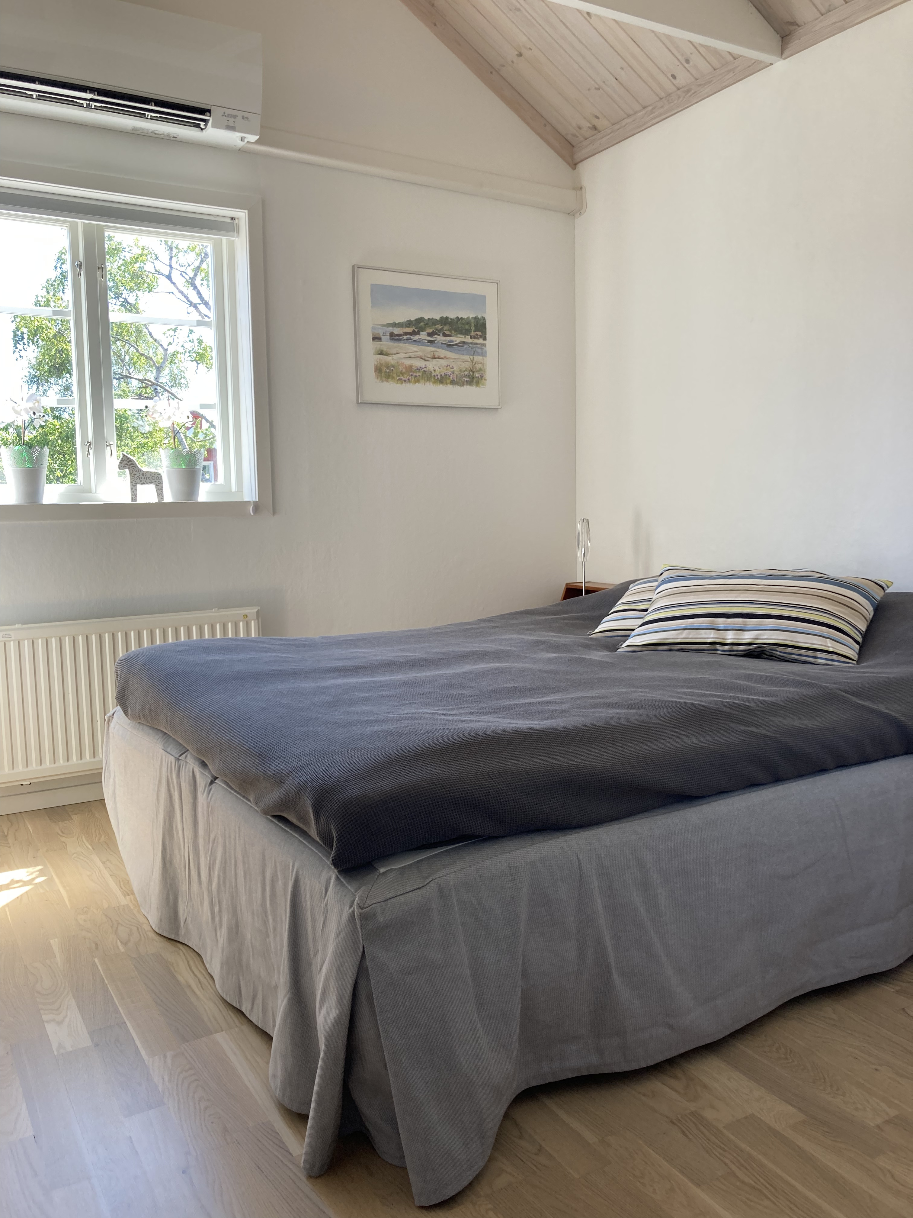 Sovrum med dubbelsäng